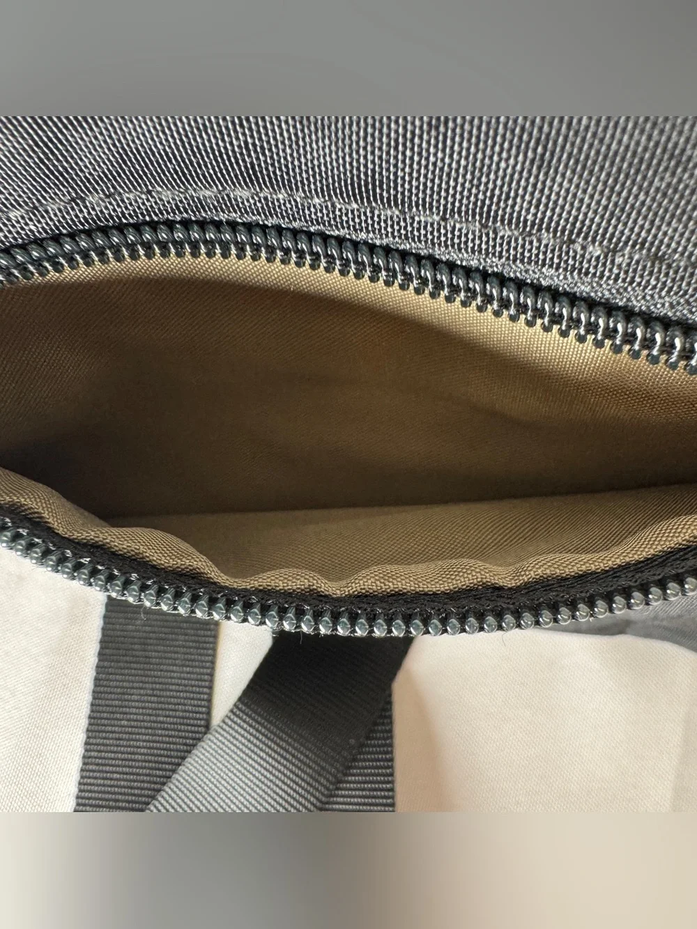 Baggallini criss cross